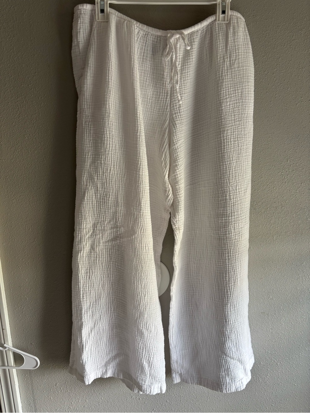 Shade & Shore White Cotton Gauze Jogger Pants